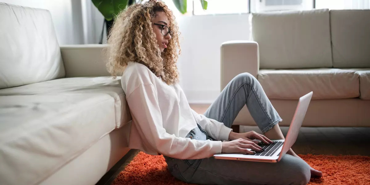 How to Effectively Manage Remote Teams, and Yourself, When Working From Home